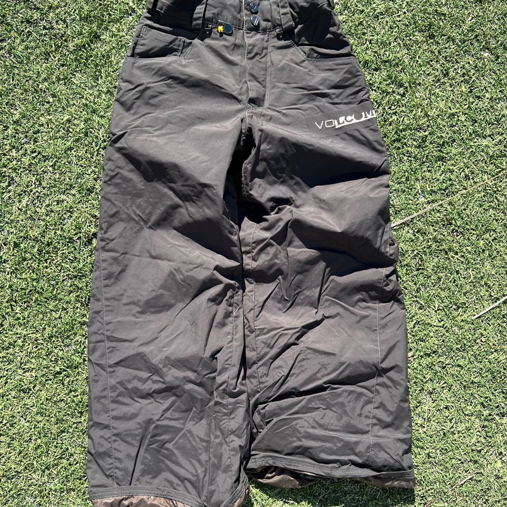Volcom youth snowboard pants. XS